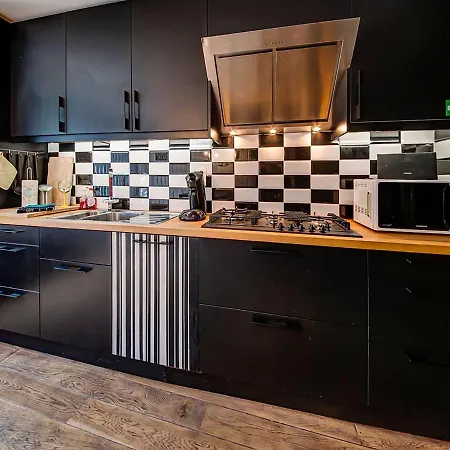 Magnificent Holiday Home In Spa With Terrace 度假居 *
