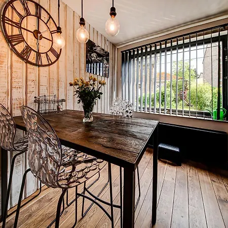 度假居 Magnificent Holiday Home In Spa With Terrace *