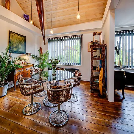 Magnificent Holiday Home In Spa With Terrace 度假居 斯帕